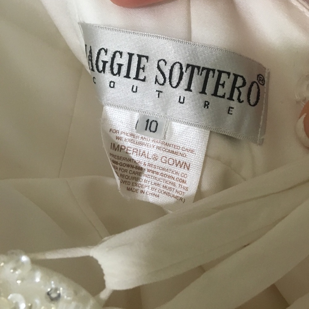 Maggie sottero wedding gown - Picture 6 of 6